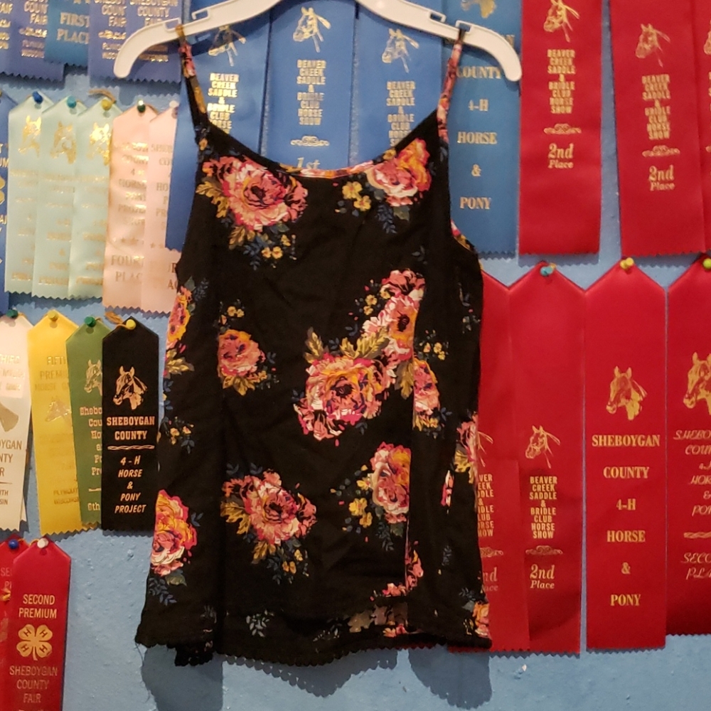 Spaghetti-string tank top
